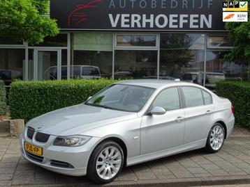 BMW 3-serie 330i Executive - AUTOMAAT - LEDER - XENON - NAVI, Auto's, Automaat, Achterwielaandrijving, Gebruikt, Zwart