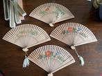 Vier 4 vintage houten Chineese waaiers, 2 in originele doos, Ophalen of Verzenden, Dames