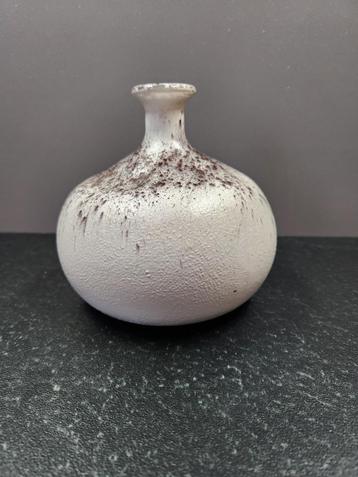 BOLVAAS (keramiek) beschikbaar voor biedingen