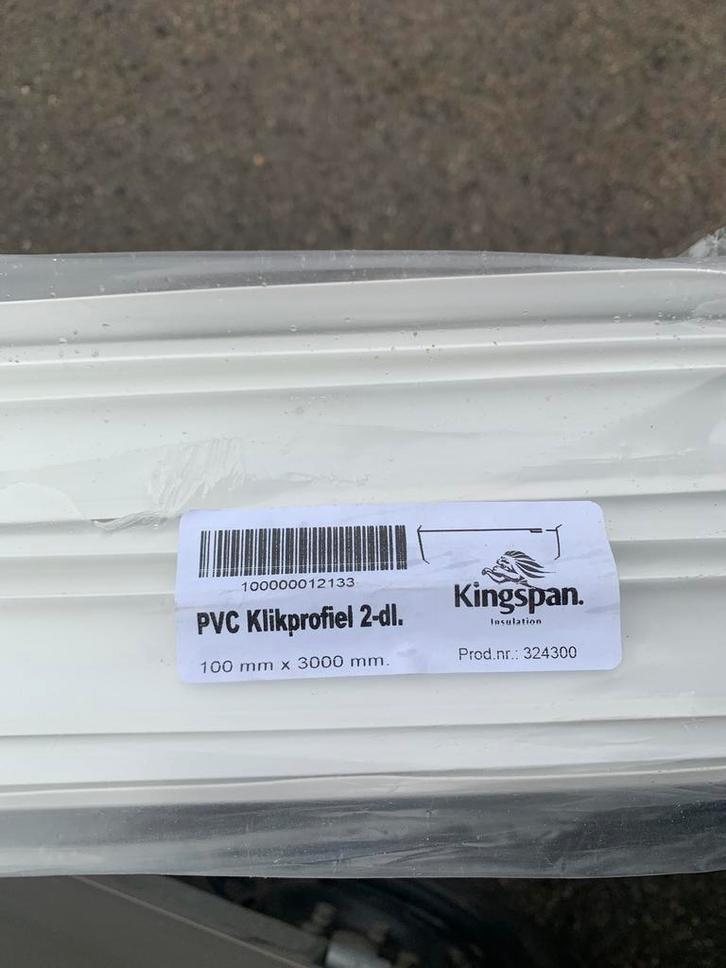 Kingspan pvc klikprofiel 2-delig. Nieuw, Doe-het-zelf en Verbouw, Plinten en Afwerking, Nieuw, Plinten, Kunststof, 250 cm of meer