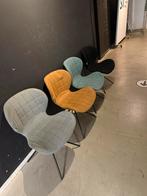 Gratis: 12 Zuiver OMG stoelen in diverse kleuren (gebreken), Huis en Inrichting, Stoelen, Ophalen