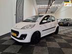 Peugeot 107 2012. Active. MET SLECHTS 32.000 km NAP., Auto's, Peugeot, Voorwielaandrijving, Euro 5, Stof, Gebruikt