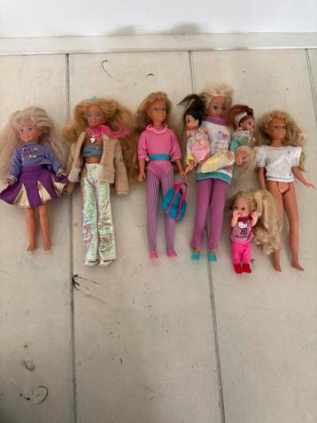 Verschillende vintage zusjes van Barbie beschikbaar voor biedingen
