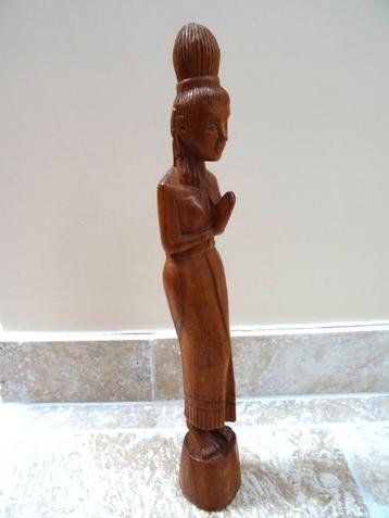 Thailand: handcarved beeld, welkomstgroet, Sawasdee. H 32 cm beschikbaar voor biedingen