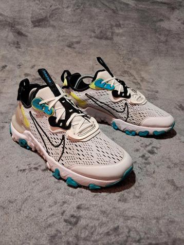 Nike React Vision World Wide Pack - White Size 39 beschikbaar voor biedingen