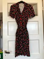 Very Cherry retro jurk katoen zwart bloemenprint maat S, Kleding | Dames, Gedragen, Very Cherry, Ophalen of Verzenden, Maat 36 (S)