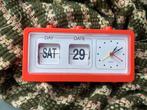 Kalender klok oranje, Witgoed en Apparatuur, Wekkers, Ophalen of Verzenden, Zo goed als nieuw