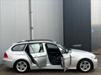 Grijze BMW 3-Serie 318i E90 Touring 143PK / NieuweAPK, Zwart, Origineel Nederlands, Handgeschakeld, 1405 kg