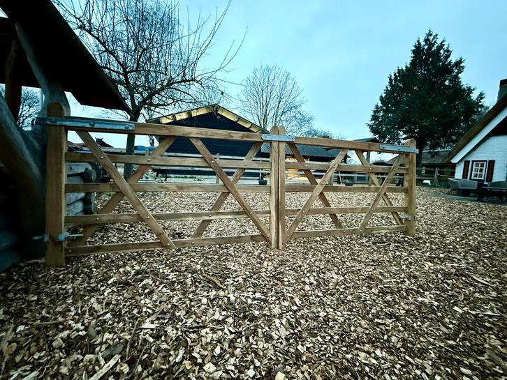 Rest partij eiken weide poorten + beslag, Dieren en Toebehoren, Paarden en Pony's | Overige Paardenspullen, Nieuw, Overige soorten