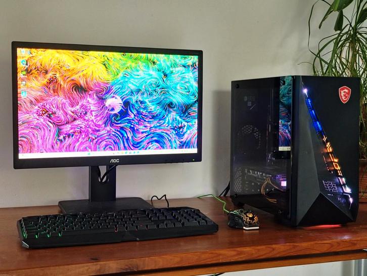 Game PC met monitor toetsenbord en muis. i7 9700F - SSD, Computers en Software, Desktop Pc's, Zo goed als nieuw, 4 Ghz of meer