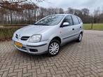 Nissan Almera Tino 1.8, Airco, trekhaak, NL Auto! Apk 02-27!, Auto's, Voorwielaandrijving, Stof, 4 cilinders, Almera Tino