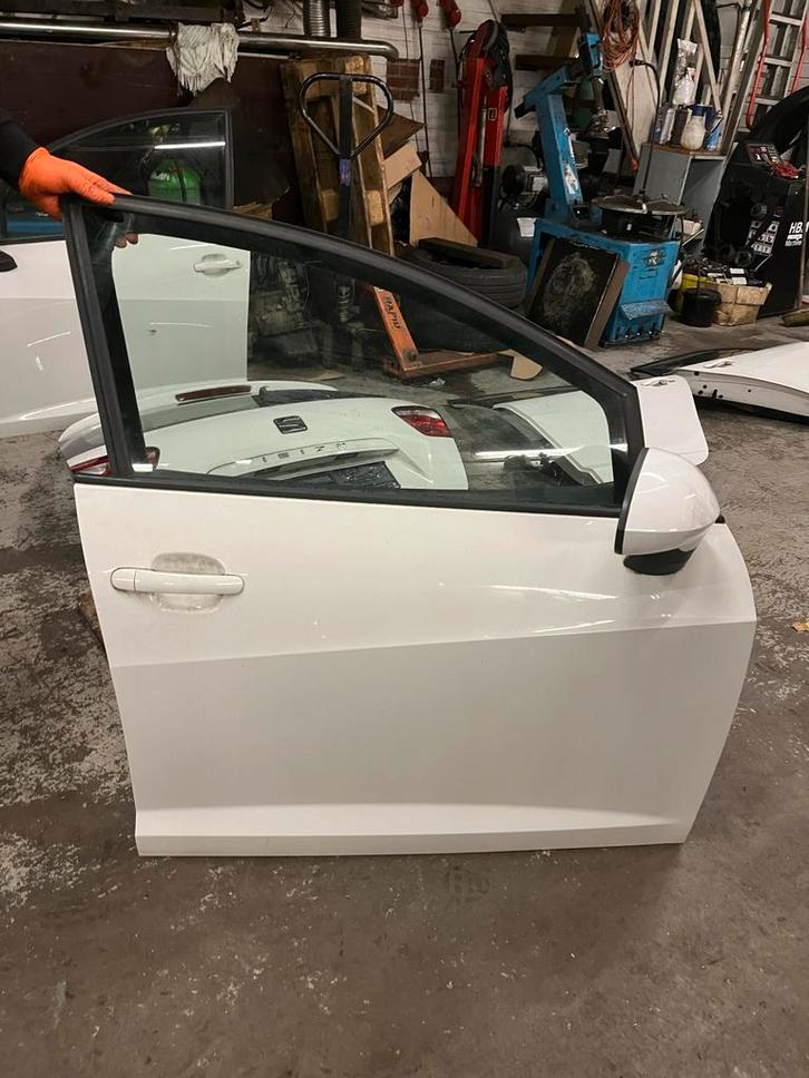 Seat Ibiza ST Rechter Voorportier Wit (LB9A), Auto-onderdelen, Carrosserie en Plaatwerk, Deur, Seat, Voor, Gebruikt, Ophalen