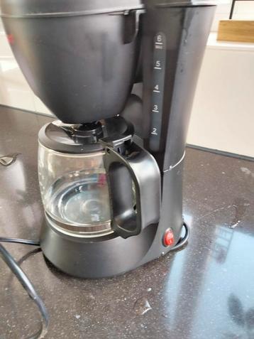 Klein koffiezetapparaat  beschikbaar voor biedingen