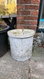 Gratis: stenen plantenbak, Tuin en Terras, Bloembakken en Plantenbakken, Ophalen, Steen, Gebruikt, Rond