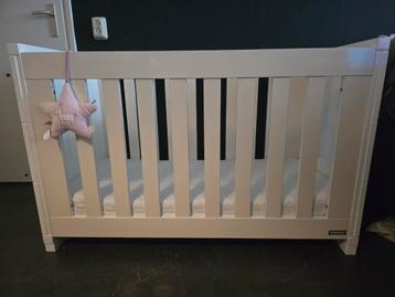 Interbaby ledikant met aero matras en toebehoor beschikbaar voor biedingen