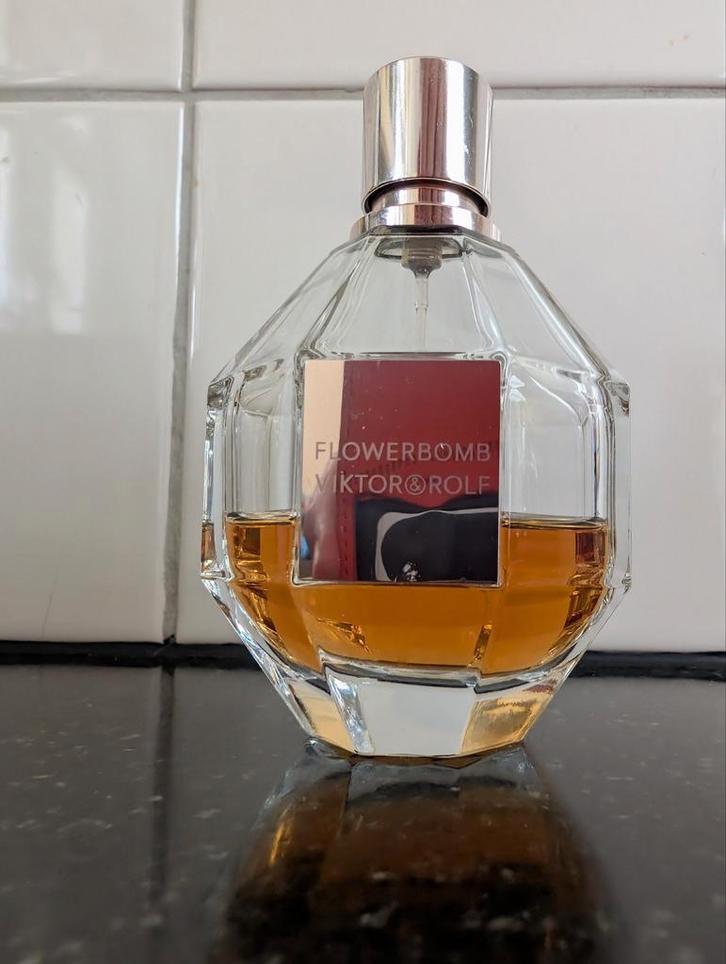 Viktor & Rolf Flowerbomb 100ml Eau de Parfum Nwpr €99, Sieraden, Tassen en Uiterlijk, Uiterlijk | Parfum, Gebruikt, Ophalen of Verzenden