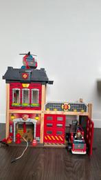 Hape brandweerkazerne hout, Kinderen en Baby's, Speelgoed | Houten speelgoed, Ophalen, Zo goed als nieuw, Overige typen
