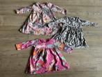Drie vrolijke jurkjes Next (86), Gebruikt, Meisje, Jurkje of Rokje, Ophalen of Verzenden