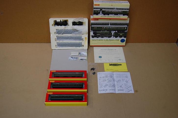 HORNBY R2813 + R4378., Hobby en Vrije tijd, Modeltreinen | H0, Zo goed als nieuw, Treinset, Gelijkstroom, Overige merken, Ophalen of Verzenden