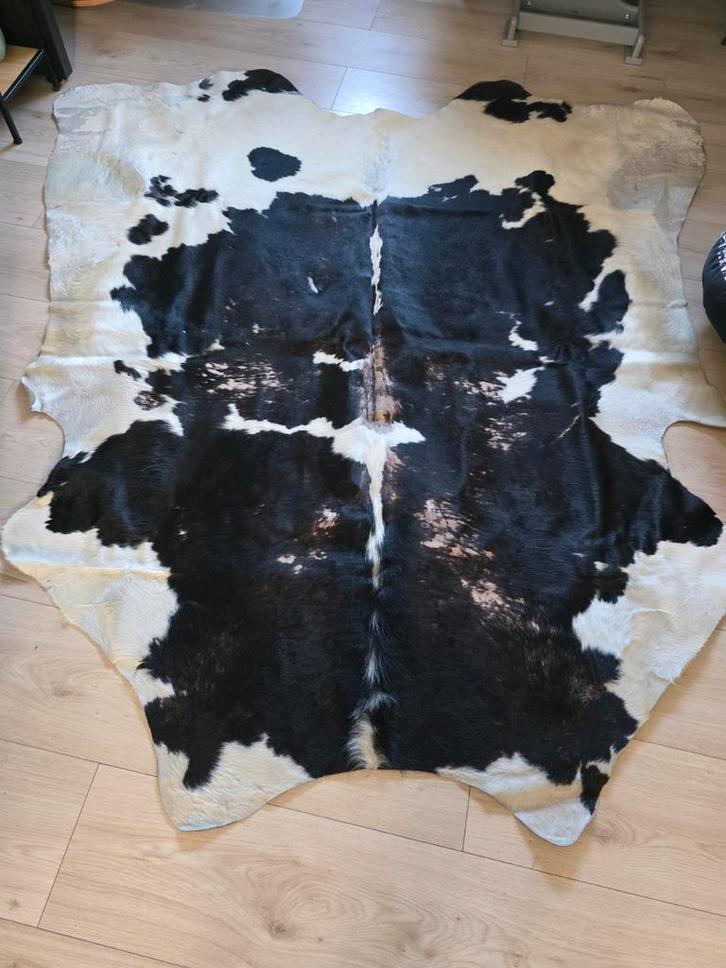 Koeienvel koeienhuid koeienkleed, Huis en Inrichting, Stoffering | Tapijten en Kleden, Gebruikt, 200 cm of meer, Rechthoekig, Ophalen