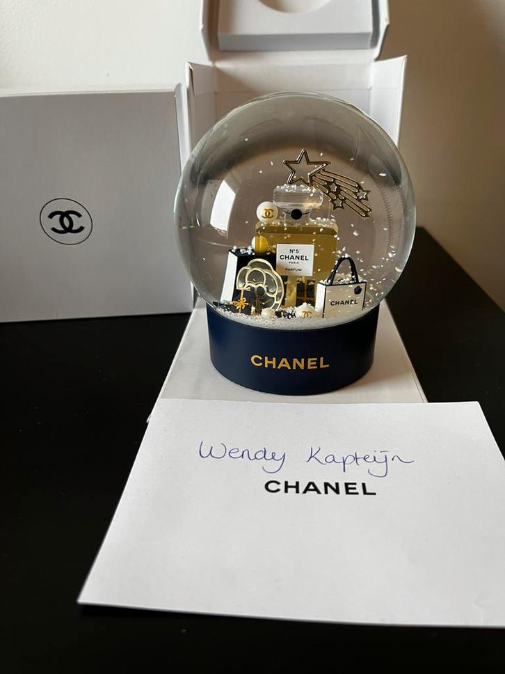 Chanel VIP gift set cc snow globe snowglobe, Verzamelen, Parfumverzamelingen, Nieuw, Miniatuur, Ophalen of Verzenden