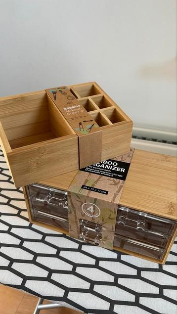 Bamboo organizer make-up of sieraden beschikbaar voor biedingen