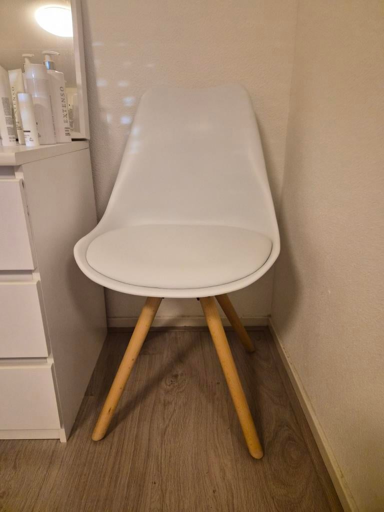 Witte Woody eetkamerstoel van Wehkamp, Wit, Scandinavisch, Zo goed als nieuw, Eén