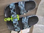 NIEUW!   Crocs blauwe Rebel spikes slippers45 maat 39, Blauw, Nieuw, Ophalen of Verzenden, Crocs