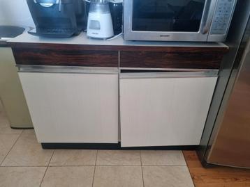 Retro Vintage antieke keukenkast, 1 middenplank beschikbaar voor biedingen