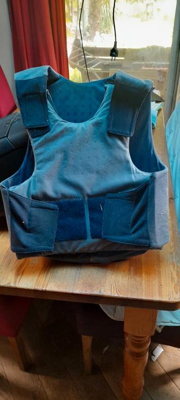 Bodyprotector kind paardrijdem beschikbaar voor biedingen
