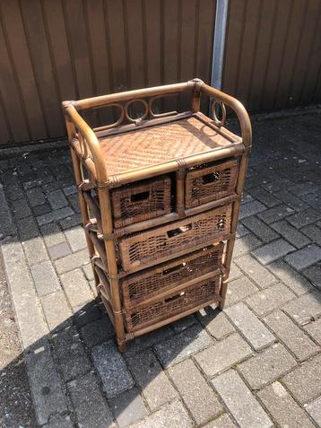 Vintage Rotan ladekast beschikbaar voor biedingen