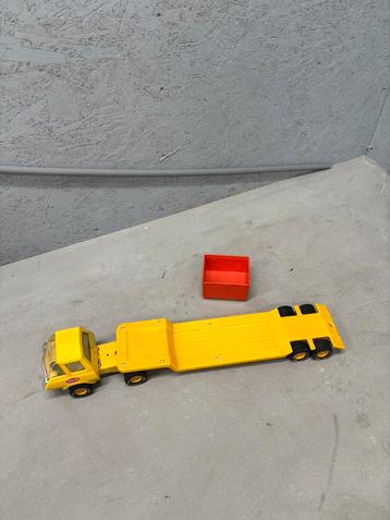 Tonkavracht auto beschikbaar voor biedingen