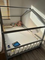 Childrens bed, Huis en Inrichting, Slaapkamer | Bedden, Ophalen, Zo goed als nieuw, Tweepersoons, Hout