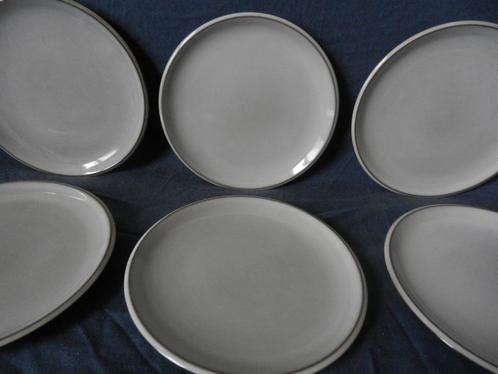 Zes gebaksbordjes/ schoteltjes Fris Edam ivoorgrijs d.14 cm., Antiek en Kunst, Antiek | Keramiek en Aardewerk, Ophalen of Verzenden