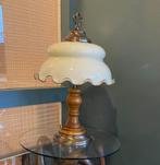 Vintage tafellamp hout met glazen kap en koper details, Ophalen, Zo goed als nieuw, Hout, 50 tot 75 cm