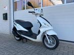 Nette Piaggio New Fly 45km. 4T. Bromscooter. Geel kenteken., Fietsen en Brommers, Scooters | Piaggio, Ophalen, Maximaal 45 km/u