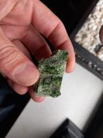 DIOPSIETKRISTAL laatste kans !!! Smaragdgroen donkergroen !, Ophalen of Verzenden, Mineraal