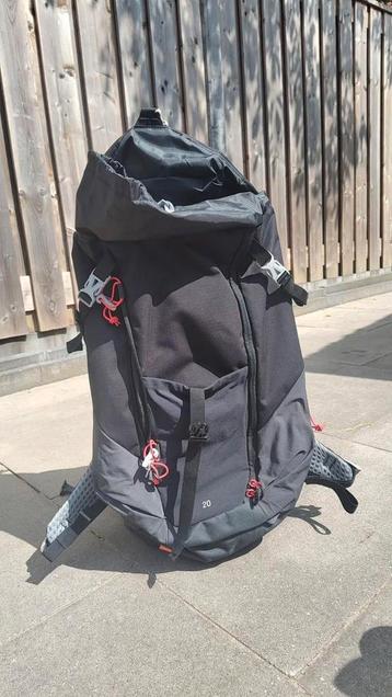 Nieuw! Quechua Rugzak 20L - Grijs, Stevig en Comfortabel beschikbaar voor biedingen
