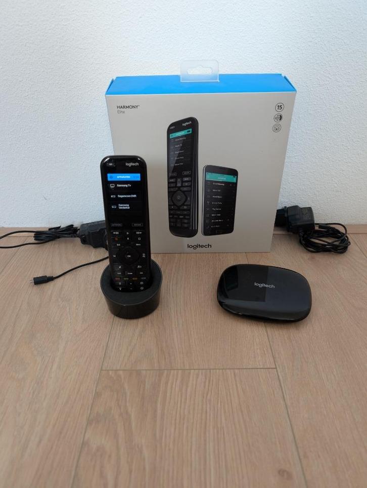 Logitech Harmony Elite -compeet met Hub en IR ontvangers, Audio, Tv en Foto, Afstandsbedieningen, Zo goed als nieuw, Universeel