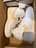 Nike airforce 1 sneakers hoog wit geel maat 42,5, Kleding | Dames, Schoenen, Ophalen of Verzenden, Zo goed als nieuw, Wit, Sneakers of Gympen