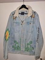 Superleuk spijkerjack met opdruk vlinder maat XL

Maat 46/48, Ophalen of Verzenden, Gedragen, Maat 46/48 (XL) of groter, Blauw