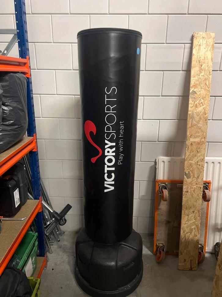 ️‍️ Vrijstaande bokszak Victory Sports – Play with Heart, Sport en Fitness, Boksen, Zo goed als nieuw, Bokszak, Ophalen