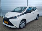 Toyota Aygo 1.0 Vvt-i 69pk 5D 2018 | cruise control | airco, Auto's, Toyota, Stof, Zwart, 4 stoelen, Wit