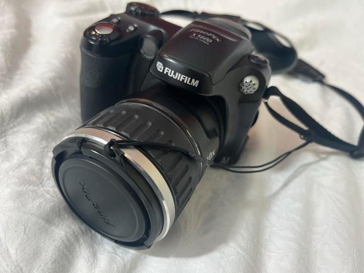 Fujifilm Finepix S5600 + Hoes + 3 xD Kaarten, Audio, Tv en Foto, Fotocamera's Digitaal, Gebruikt, Compact, Fuji, 8 keer of meer