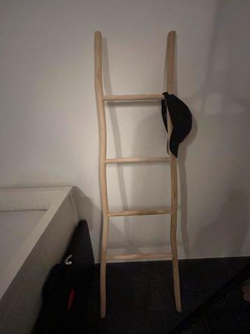 Houten Accessoire Trap beschikbaar voor biedingen