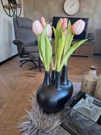 Zwarte porseleinen tulpenvaas, exclusief tulpen., Ophalen, Zwart, Aardewerk of Porselein, Zo goed als nieuw