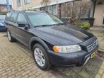 Volvo XC70 2.5T AWD Summum |Dealer Onderhouden! | Trekhaak |, Automaat, 1800 kg, Beige, XC70