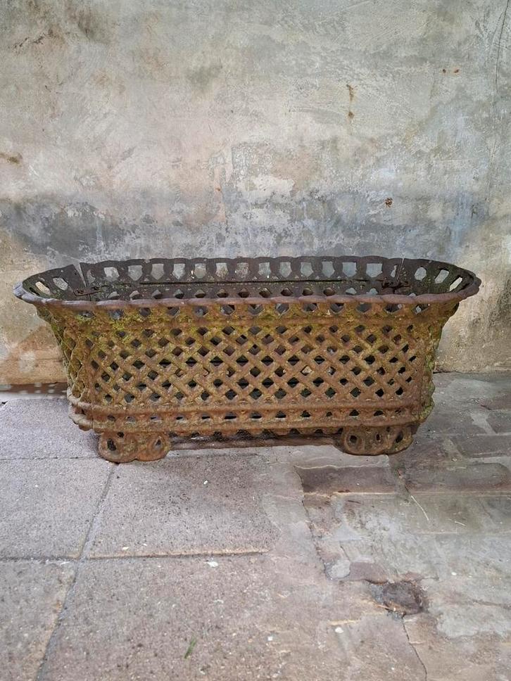 Oude antieke gietijzeren victoriaanse jardiniere plantenbak, Tuin en Terras, Bloembakken en Plantenbakken, Gebruikt, Metaal, Minder dan 30 cm