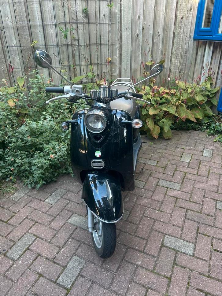 Vintage scooter geel kenteken, Fietsen en Brommers, Snorfietsen en Snorscooters, Gebruikt, Overige merken, Benzine, Ophalen