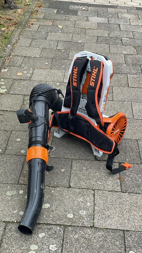 Stihl BGA 300.1 Accu blazer - Zo goed als nieuw!, Tuin en Terras, Bladblazers, Zo goed als nieuw, Ruggedragen, Accu, Ophalen of Verzenden